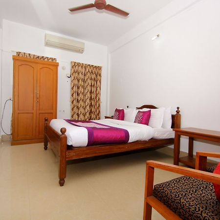 Oyo 6712 Hotel Malabar House Kochi Buitenkant foto