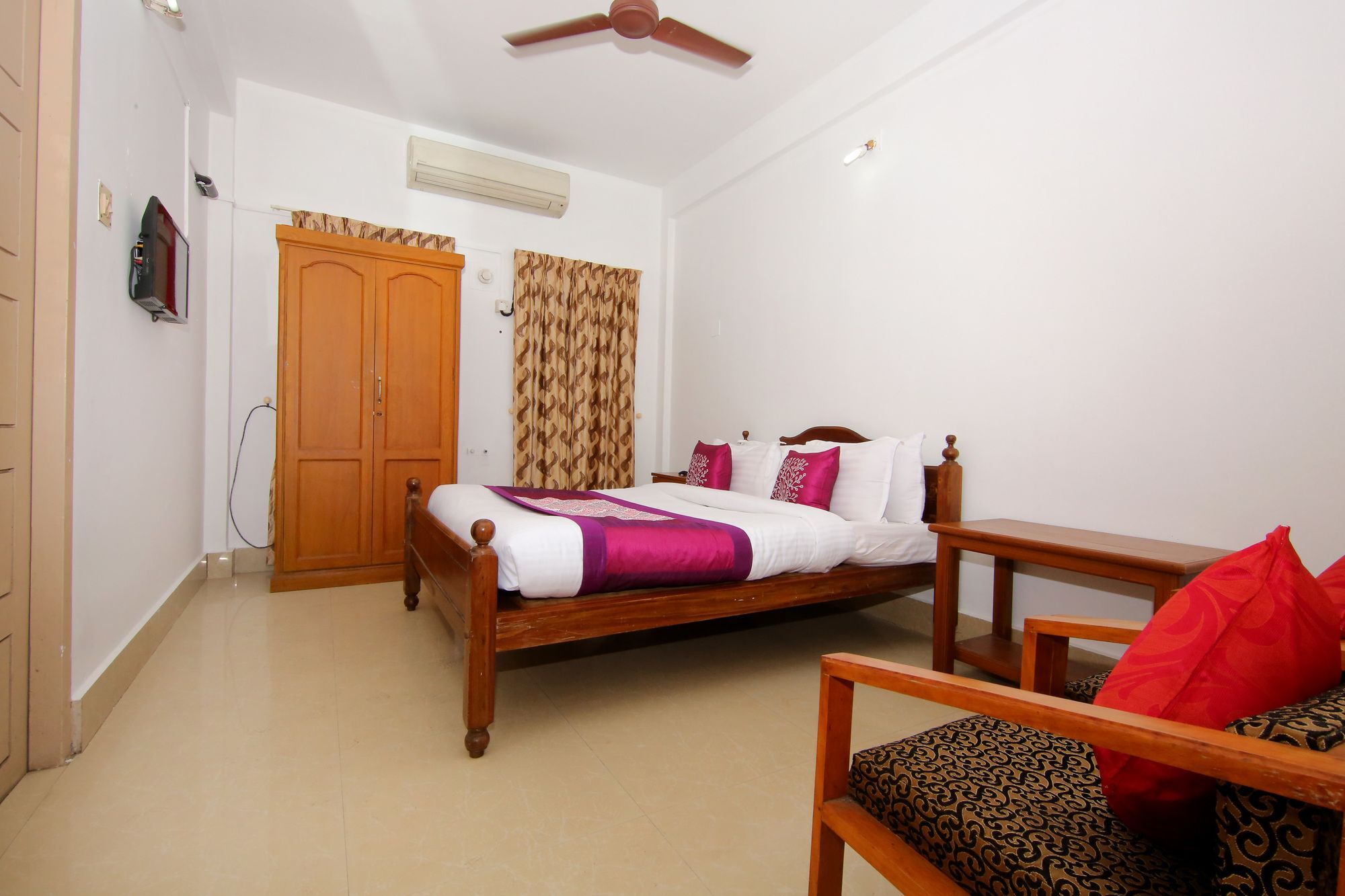 Oyo 6712 Hotel Malabar House Kochi Buitenkant foto